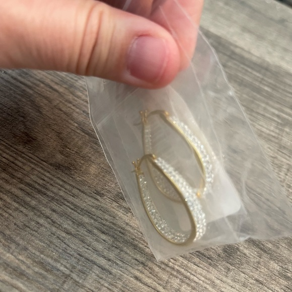 18k Gold Plated Hoop Earrings with Swarovski Crystals. - Picture 2 of 4